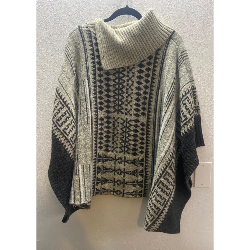 YAIRA Cowl Neck Geometric Print Poncho Sweater One Size Fits Most/S - Picture 2 of 9